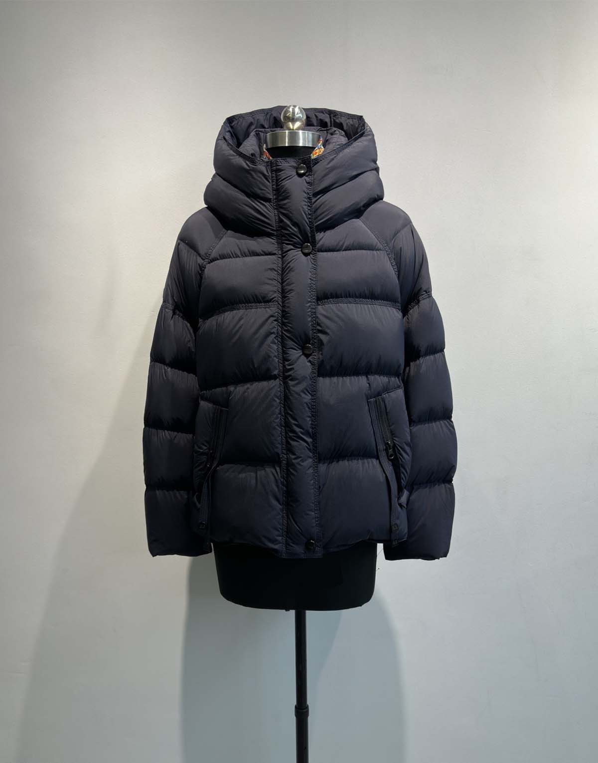 Color-block short hooded down jacket-04-3